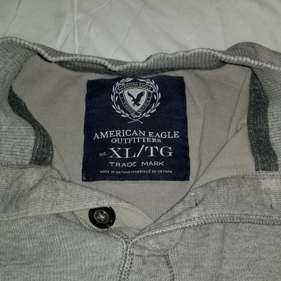 American Eagle sweater - Picture 2 of 3